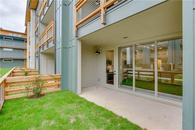 Building Photo - 4704 Sunset Trail