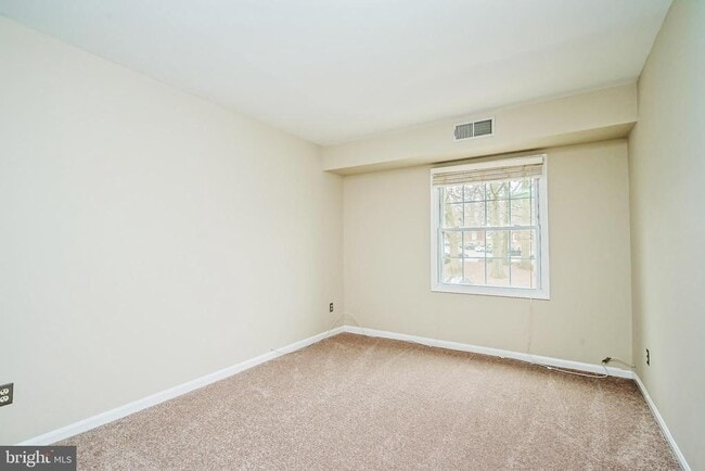 Building Photo - 5907 Noblestown Rd