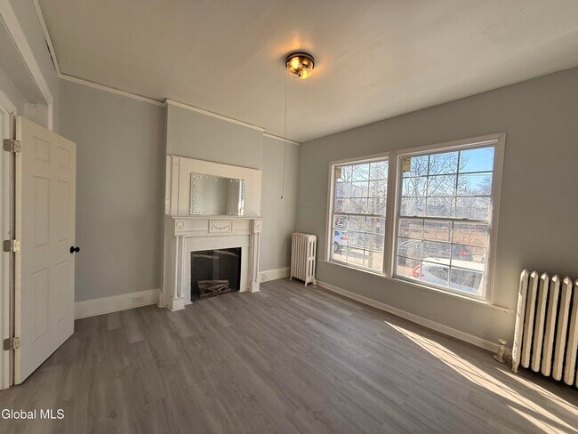 Building Photo - 184 Quail St