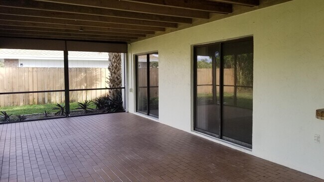 Building Photo - 14507 Larkspur Ln