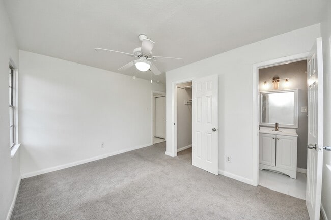 Building Photo - 2926 Knotty Oaks Trail