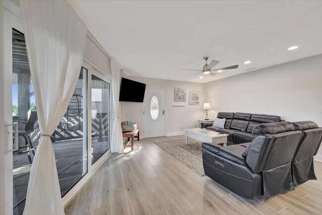 Building Photo - 10 Gulf Blvd