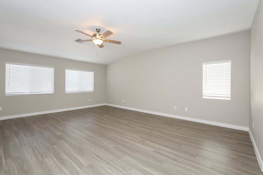 Building Photo - 6516 Plum Orchard Cir