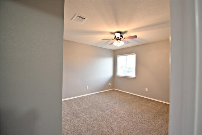 Building Photo - 802 Rubles Ct