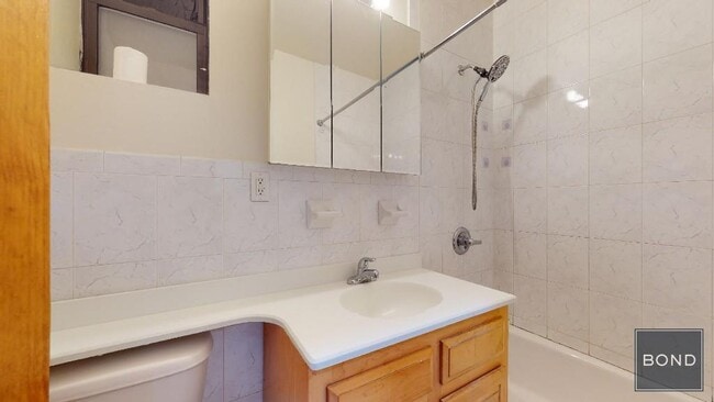 Building Photo - 814 Tenth Avenue
