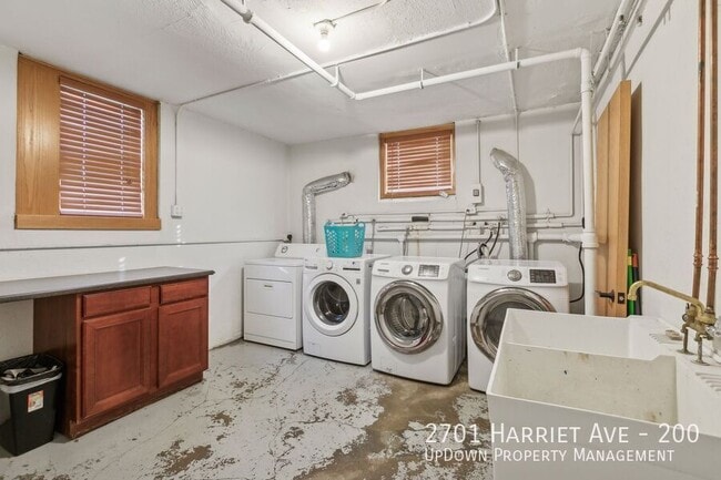 Building Photo - 2701 Harriet Ave