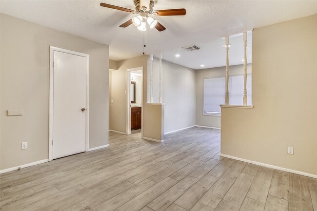 Building Photo - 10839 Sugar Hill Dr