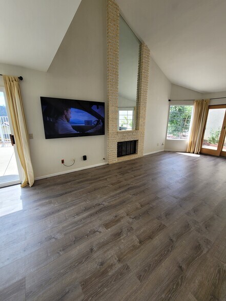 Building Photo - 35 La Costa Ct