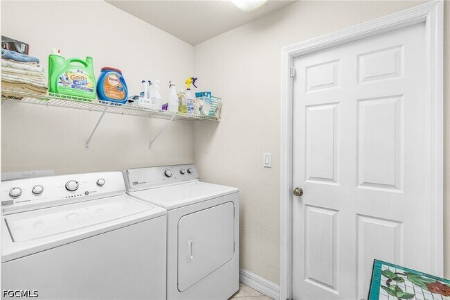 Building Photo - 1513 SW 43rd Ln