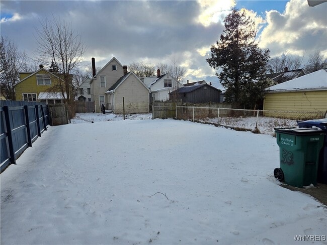 Building Photo - 33 Trowbridge St