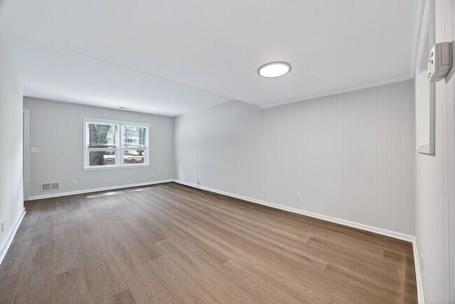 Building Photo - 251 Stribling Ave
