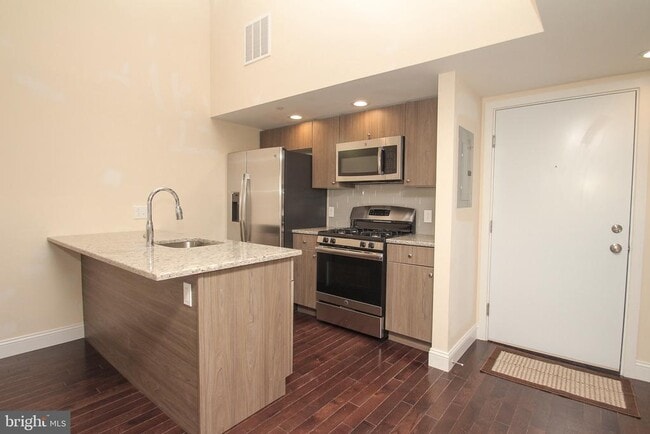 Building Photo - 1218 S 8th St