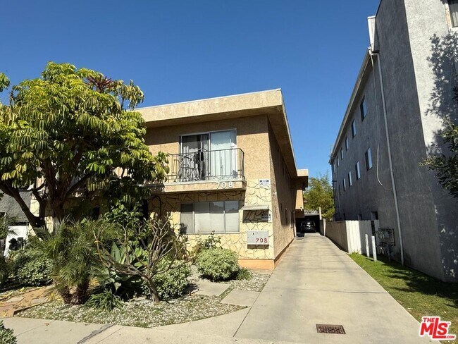 Building Photo - 708 Porter St