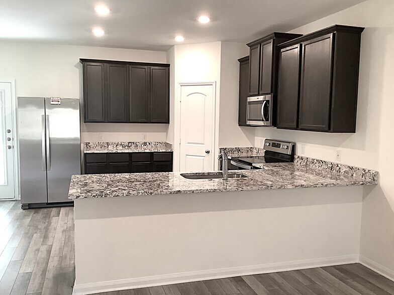 Building Photo - 1163 Treeta Trail