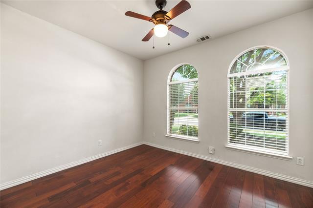 Building Photo - 9862 Red Cedar Dr