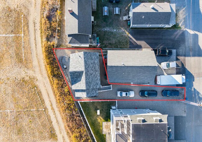 Building Photo - 12 Epping Ave