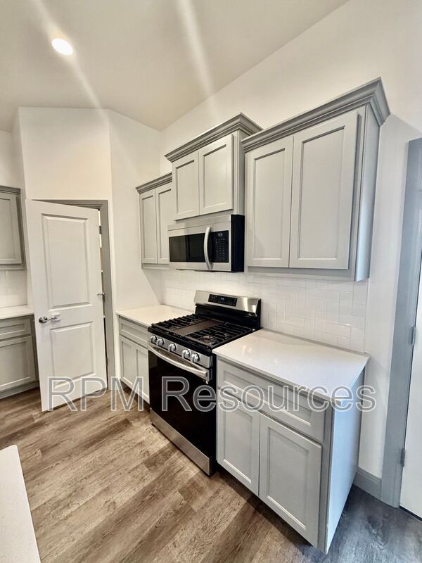 Building Photo - 3613 Shutter Ridge Dr