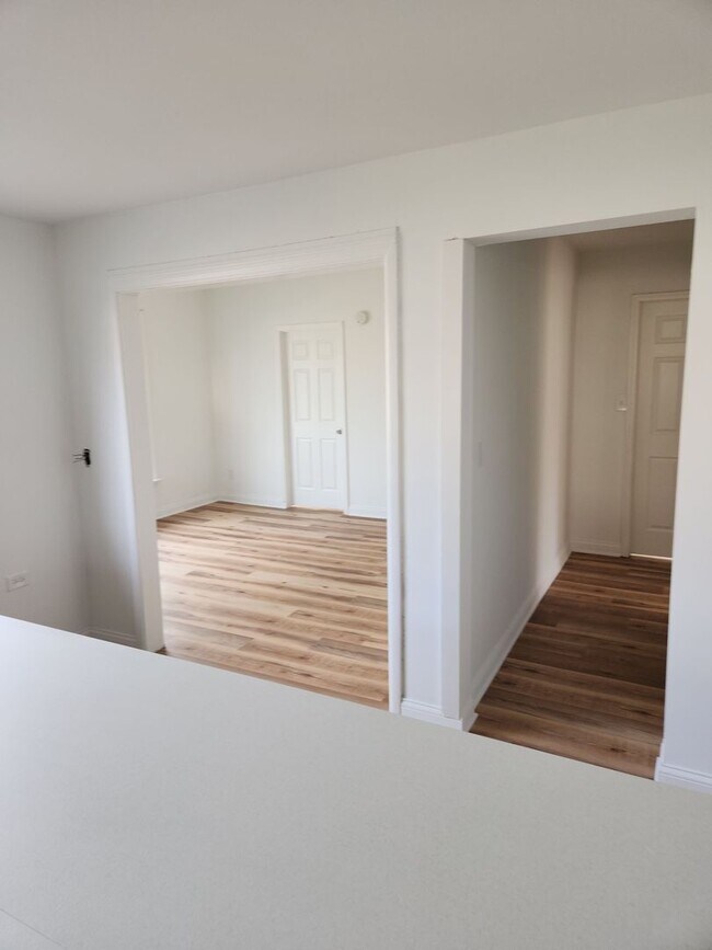 Building Photo - 264 N Jackson St