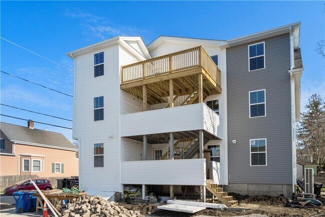 Building Photo - 36 Evarts St
