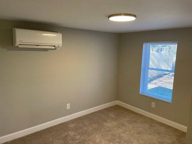 Building Photo - 3345 E Ridge Rd