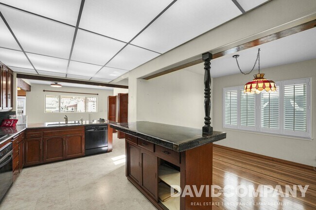 Building Photo - 6225 W 77th St