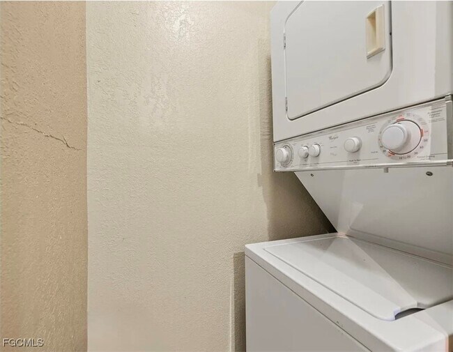 Building Photo - 3419 Winkler Ave