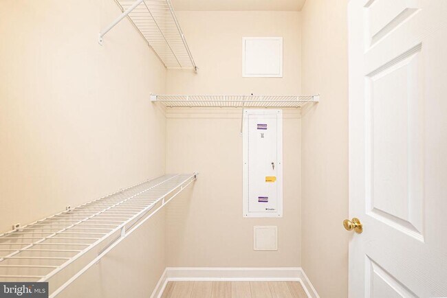 Building Photo - 3687 Spring Hollow Ln