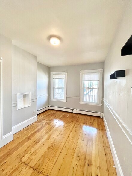 Building Photo - 135 St Alphonsus St