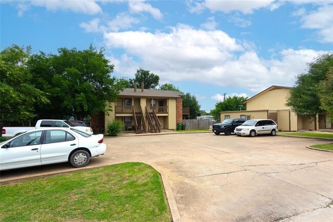 Building Photo - 1607 Onion Creek Village Dr