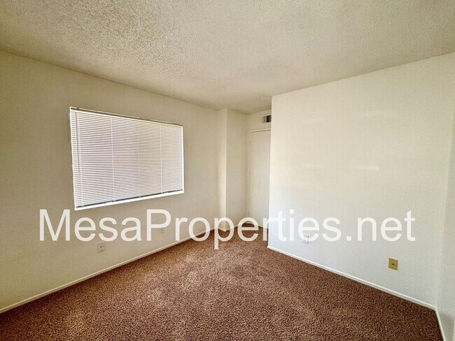 Building Photo - 14581 King Canyon Rd