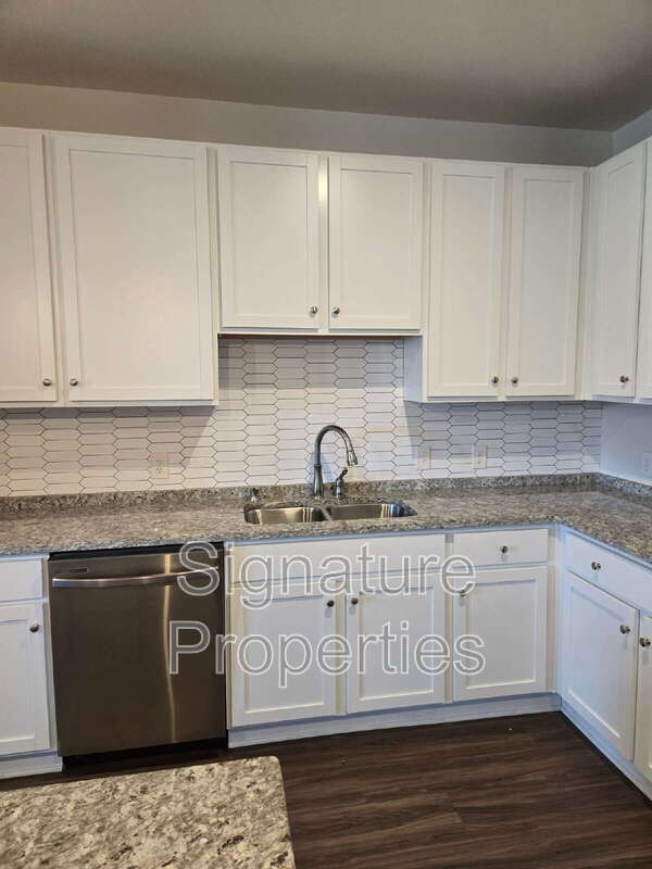Building Photo - 14469 Hancock Towns Dr