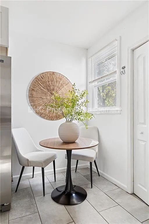 Building Photo - 530 Erin Ave SW