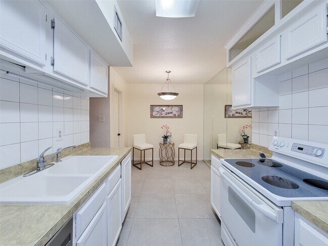 Building Photo - 1601 S Shepherd Dr