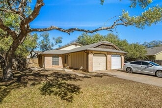 Building Photo - 8904 Pineridge Dr