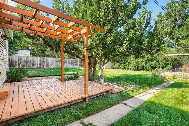 Building Photo - 2949 S Dexter Way