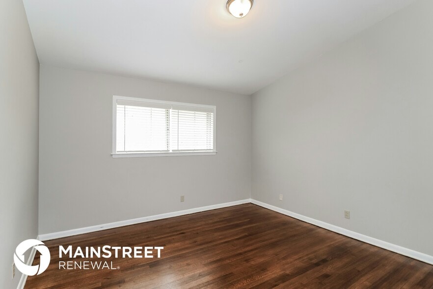 Building Photo - 2276 Sutherland Dr