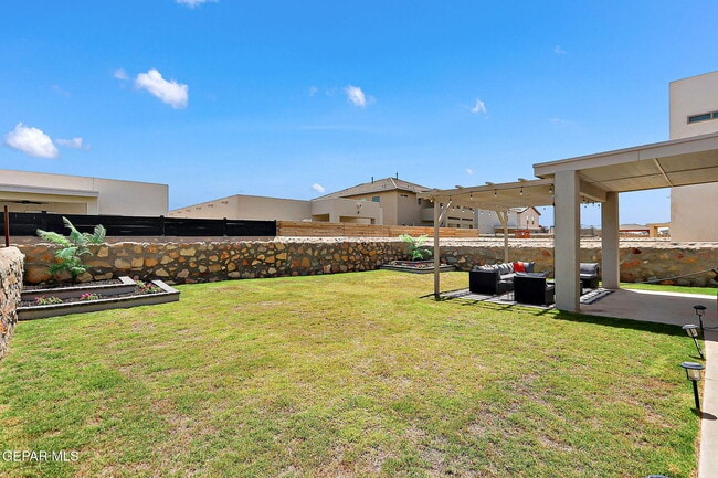 Building Photo - 12816 Linstead Ave