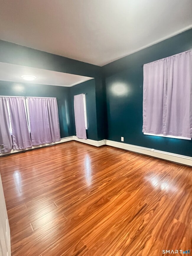 Building Photo - 5 Pinehurst Ave