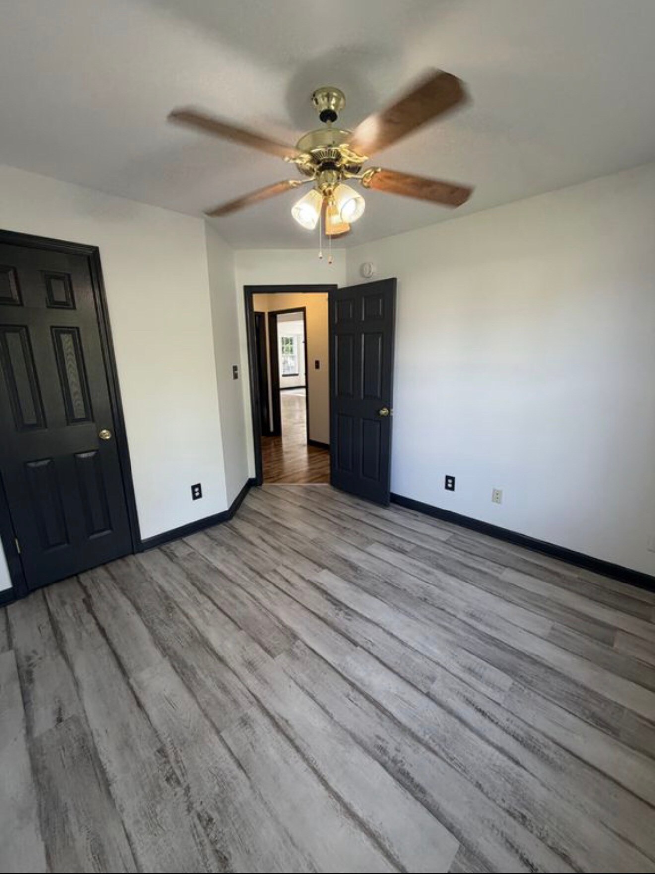 Building Photo - 3531 Sandpiper Dr