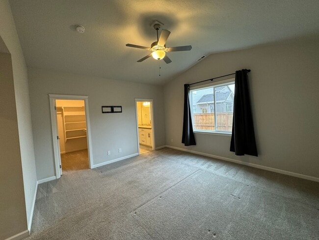 Building Photo - Charming 3-Bedroom Home