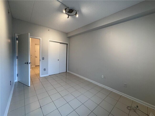 Building Photo - 260 Beach 81st St
