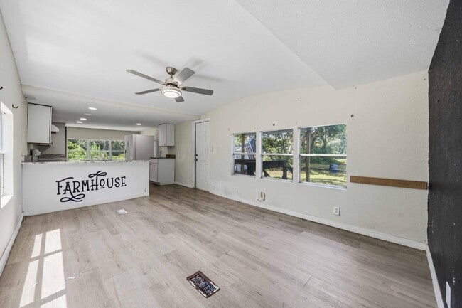 Building Photo - 6437 Spinner Dr