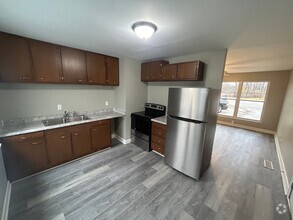 Building Photo - Recently renovated 3 bedroom home on the S...