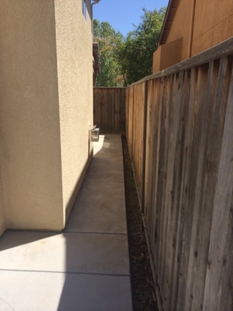 Building Photo - 2328 S Fallbrook Dr