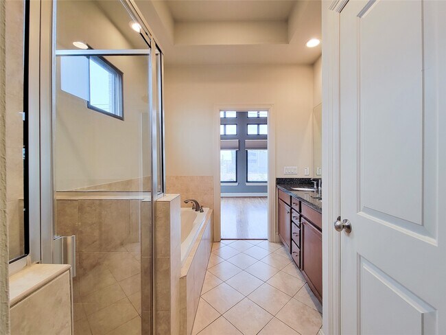 Building Photo - 1602 White St