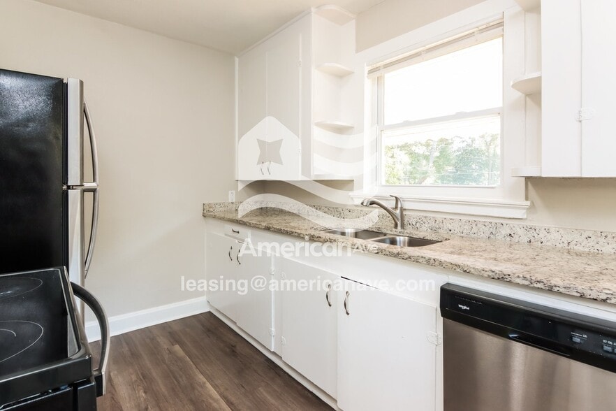 Building Photo - 3921 17th Ave