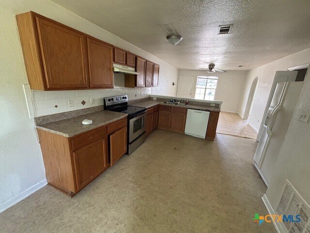 Building Photo - 3001 Cantabrian Dr
