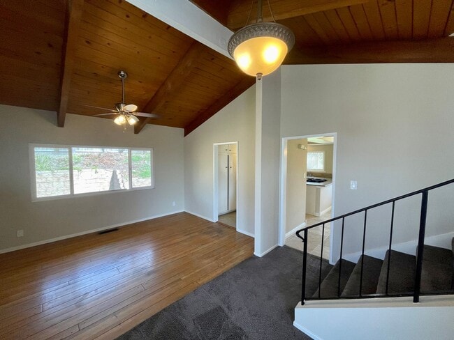 Building Photo - Beautiful 4B/2.5BA House in Oceanside w/ Attached Garage & W/D!