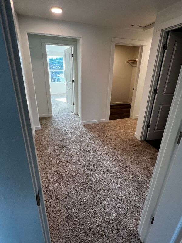 Building Photo - 3639 E Amazon Dr