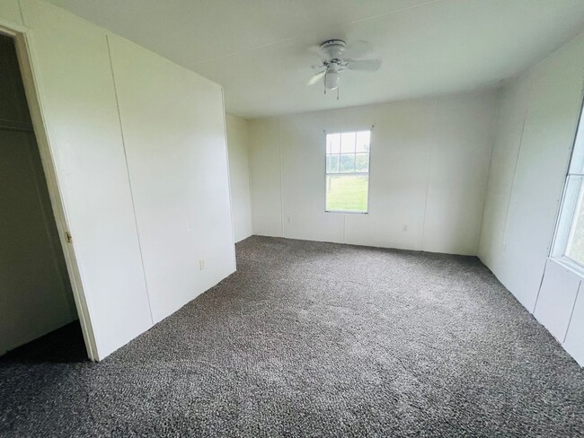 Building Photo - 2 BR, 2 BA Singlewide in Great Location in...